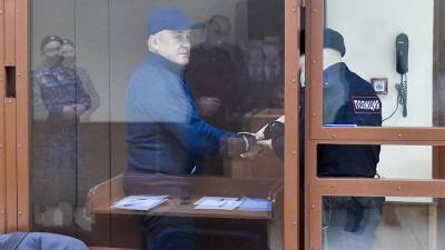 Суд приговорил экс-депутата из Дагестана к 12 годам колонии за мошенничество