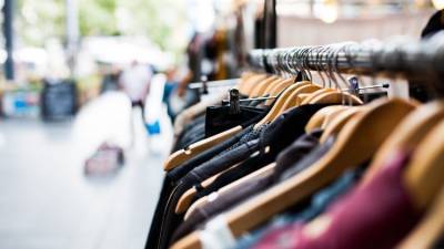 "Фэшн" дорожает: к лету в РФ цены на одежду могут существенно вырасти