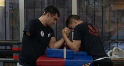 "Я жив, значит - победил": как покалеченный подполковник тренирует раненных в Карабахе