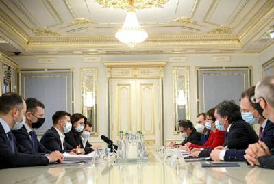 Зеленский с президентом ЕБРР обсудили большую приватизацию, реформы и коронавирус