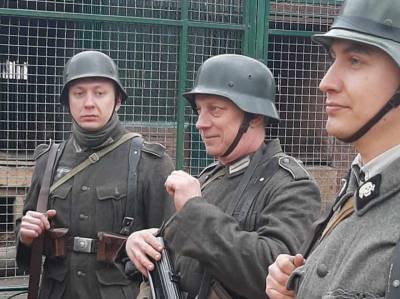 По Одесскому зоопарку разгуливали «фашисты» – что случилось? (фото)