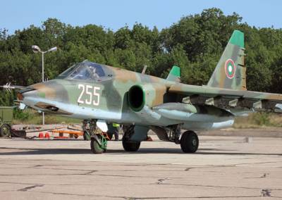 В Сеть попали фото Су-25 болгарских ВВС с бомбами на борту