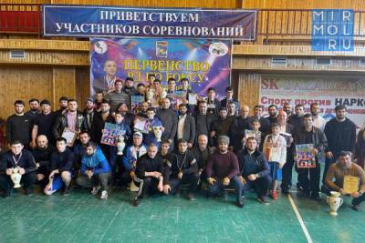 Первенство Дагестана по боксу среди юношей прошло в Кизилюрте