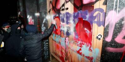 Около десяти компаний предложили ОП стереть граффити со стен за 250−300 тысяч гривен