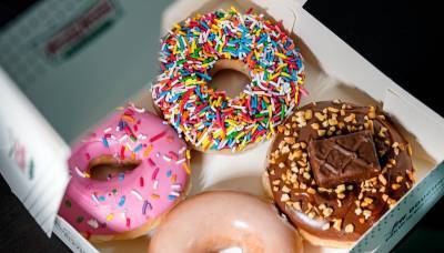 Krispy Kreme будет до конца года давать бесплатные пончики тем, кто сделает прививку от коронавируса
