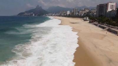 В Бразилии закрыли для посещения пляжи