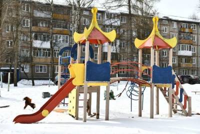 Детский городок в Ярославле пообещали не сносить пока не сойдет снег