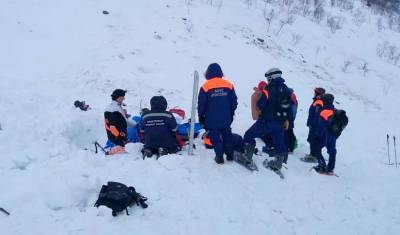 Пострадавшая при сходе лавины в Заполярье девочка умерла до эвакуации
