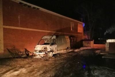 Ночью в Тверской области сгорел белый фургон