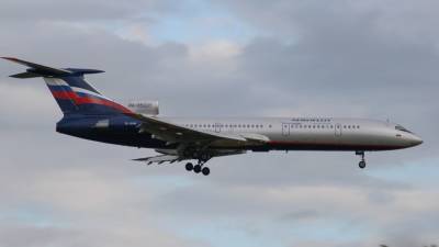 Вылетевший из Новосибирска самолет вернулся из-за больного пассажира