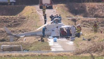 Вертолет рухнул на рисовое поле в Японии