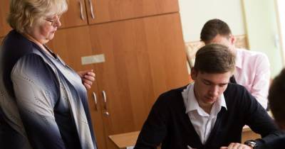 В России базовые оклады для педагогов предложили установить на уровне не менее 25 тыс. рублей