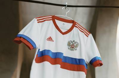 На новой форме сборной России по футболу красуется флаг Лихтенштейна