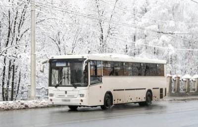 Водитель автобуса умер за рулём во время движения в Омске