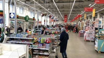 Посетителей московских магазинов "Ашан" эвакуировали после угроз о минировании