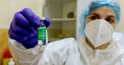 С начала вакцинальной компании прививки от коронавируса получили уже почти 123 тысячи украинцев