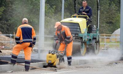 Недавно отремонтированная дорога в Карелии потрескалась из-за сильных морозов