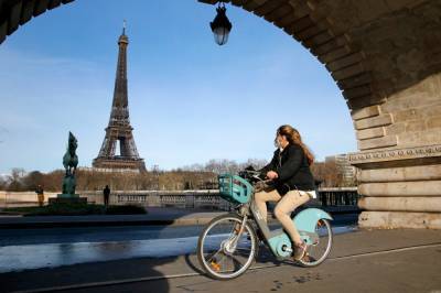 "Заработал" 100 тысяч: во Франции водитель российского консула торговал крадеными велосипедами