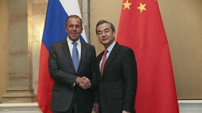 Россия призвала Китай дать бой санкциям и доллару
