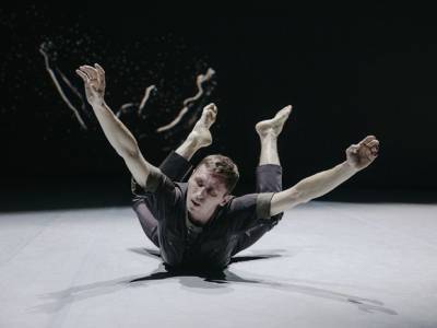 В Александринском театре показали три балета об одиночестве