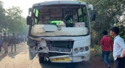 В Индии в ДТП с участием автобуса и рикши погибли 13 человек