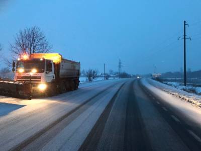 Украину засыпало снегом: ситуация на дорогах в областях