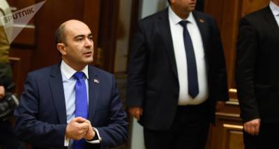 Парламент Армении обсудит вопрос военного положения, спикер призвал голосовать за отмену