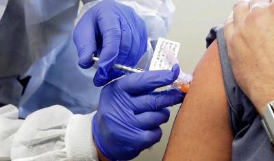 Испытавшие вакцину Вектора добровольцы сомневаются в ее эффективности