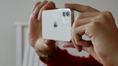 Samsung начнет производство новых экранов для iPhone 13