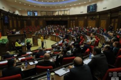 Парламент Армении готов к отмене военного положения