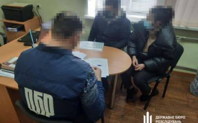 Донецкого полицейского и его сообщницу уличили в квартирной афере (ФОТО)