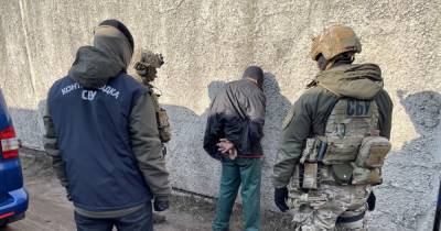 В Харьковской области контрразведка СБУ задержали предпологаемого боевика "ЛНР" (фото, видео)