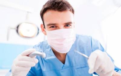 В Киеве стоматолога подозревают в покушении на убийство пациентки