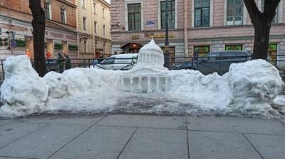 Казанский собор из снега появился в центре Санкт-Петербурга