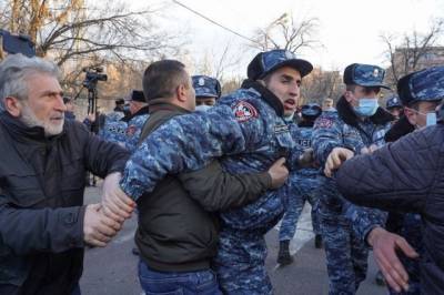 Парламент Армении планирует отменить военное положение в стране 24 марта