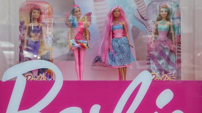 «Модная битва»: в США выйдет телешоу о создании одежды для Барби