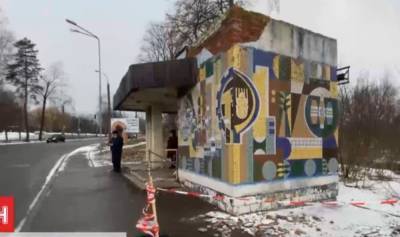 В Ровно на мужчину упал фрагмент бетонной остановки