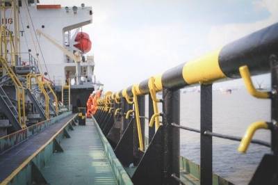 В Суэцком заливе российский танкер столкнулся с сухогрузом