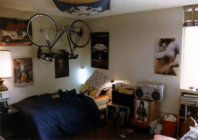 Плакаты и магнитофоны: как выглядели типичные комнаты подростков в 80-х – 20 фото