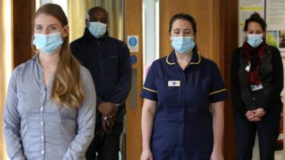 В Великобритании прошла минута молчания в память о жертвах коронавируса