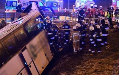 Четверо пострадавших в ДТП автобуса с украинцами в Польше вернулись домой