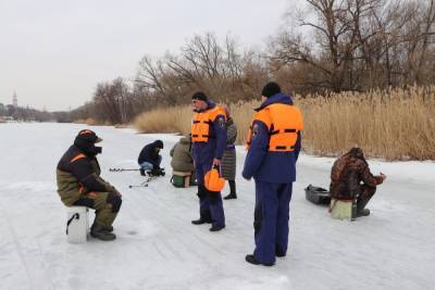 Тамбовским рыбакам напомнили о правилах поведения на льду