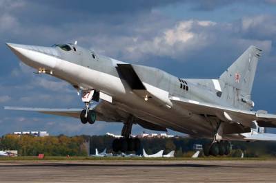 В Калужской области на аэродроме Шайковка разбился дальний бомбардировщик Ту-22М