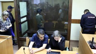 Адвокат заявил о признании сестёр Хачатурян потерпевшими по делу отца