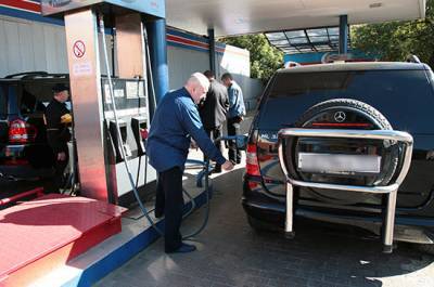 Депутаты Госдумы предложили ограничить ежегодный рост цен на бензин