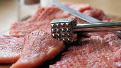 Поставщик мяса на Канонерском острове получит 1,5 млн рублей от партнера за нарушение поставок
