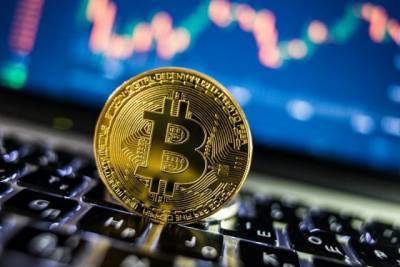 Финансисты забили тревогу: Что заставляет молодых людей инвестировать в Bitcoin