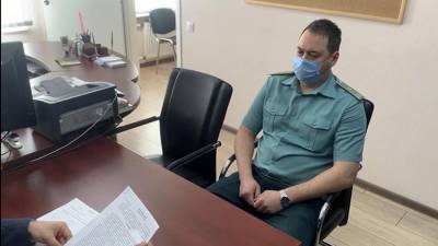ФСБ задержала начальника таможенного поста в Петербурге за взятку