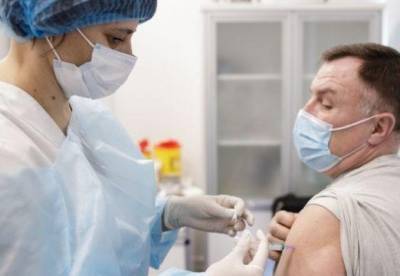 Кабмин отменил самоизоляцию после въезда в Украину для желающий вакцинироваться