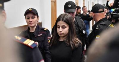 Сестер Хачатурян признали потерпевшими по делу против убитого отца